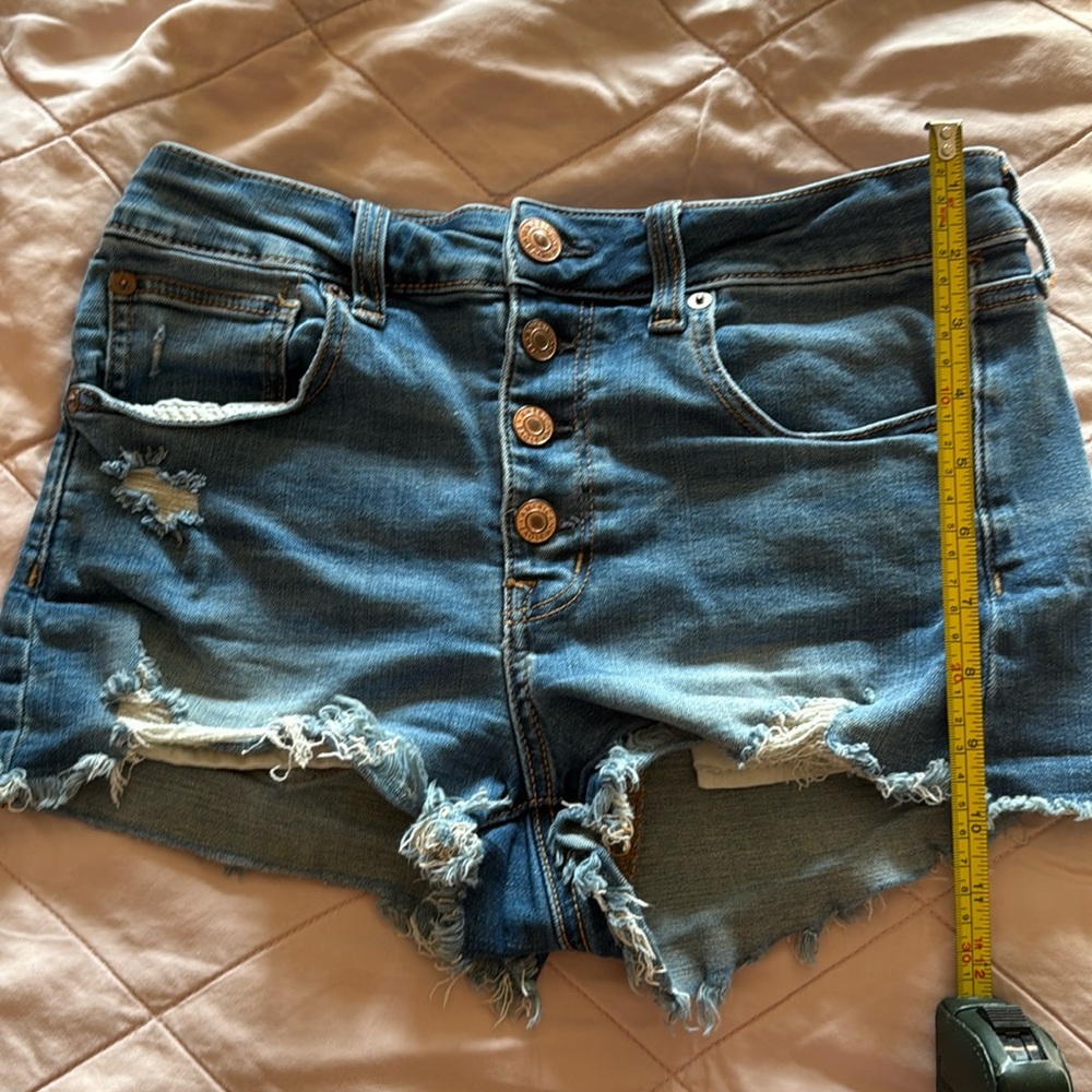 American Eagle super stretch hi -rise shortie button fly Jean shorts  size 6 .